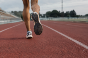 Convertir des km/h en m/s : formule et tableau pour les coureurs